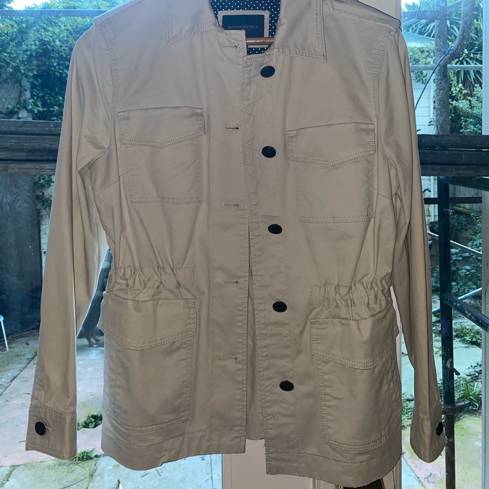 🌸 Banana Republic Jacket (Never Worn) 🌸